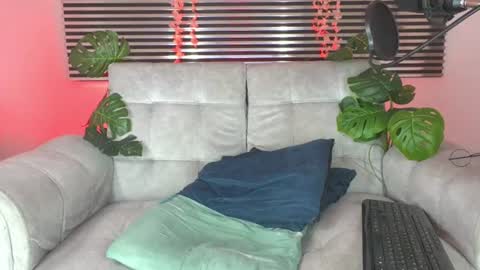 Thiago Saenzz online show from June 23, 3:33 am