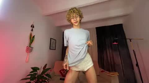 Damiano online show from June 23, 9:29 pm