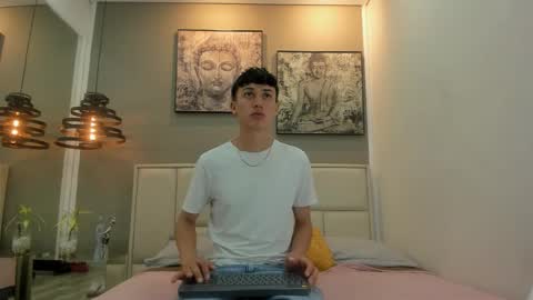 Thom online show from March 13, 11:40 am