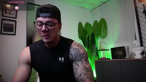 Thomas Falcon online show from February 26, 12:45 am