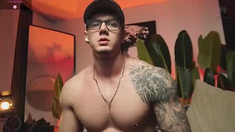 Thomas Falcon online show from January 15, 3:43 am