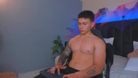 Thomas online show from October 18, 12:54 pm