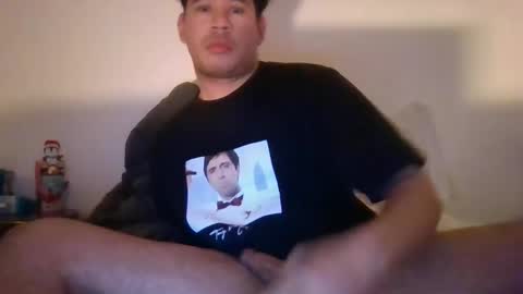 Snapshot of thomasgeronim213 chatting on January 1, 5:11 pm thomasgeronim213 online show from January 1, 5:11 pm