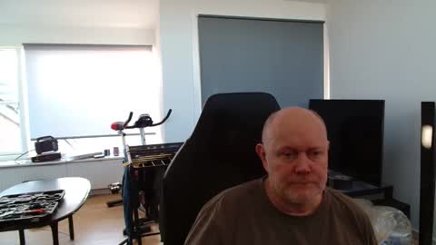 thomash32 online show from January 14, 1:05 pm