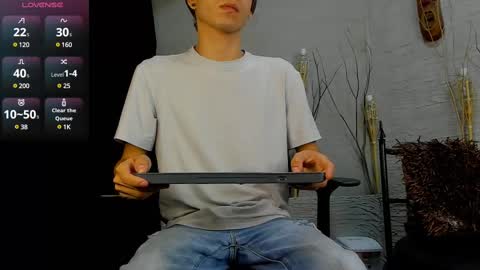 ThomasJones   online show from March 2, 11:19 am