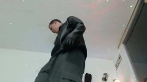 thomasjons online show from April 10, 4:41 am