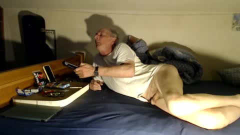 Thomas online show from December 2, 7:33 am