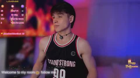 Thom Klein online show from October 23, 7:39 pm