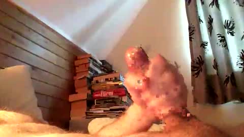 Snapshot of throbert1 chatting on November 1, 8:18 am Robert online show from November 1, 8:18 am