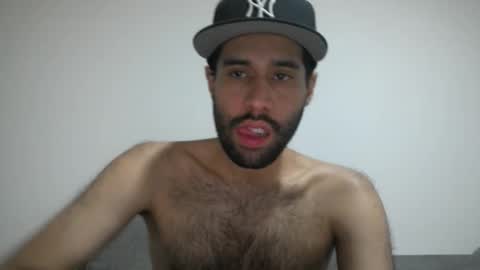 Snapshot of throwawayyourgun chatting on December 13, 6:59 pm Luka online show from December 13, 6:59 pm