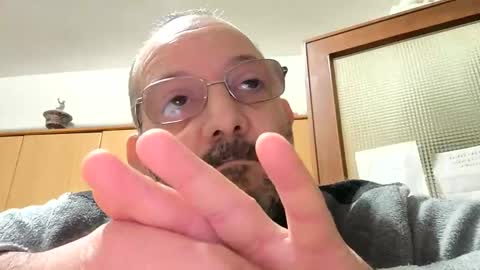 Little Wolf  online show from November 10, 4:06 am