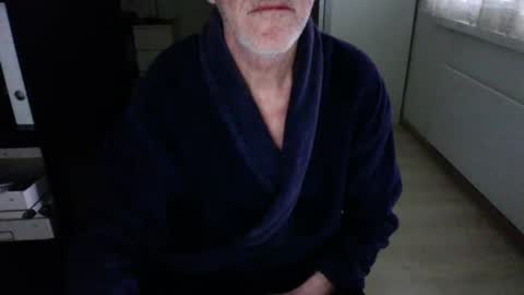 Snapshot of tiburzio chatting on February 17, 7:25 am tiburzio online show from February 17, 7:25 am