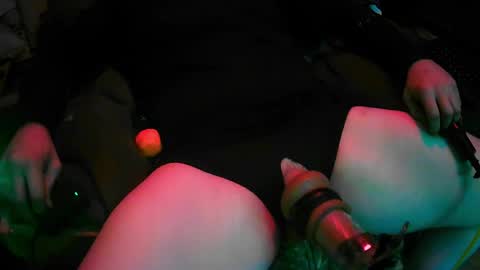 ticklemypickle67 online show from April 8, 2:01 am