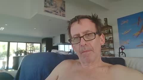 JustMe online show from January 19, 6:32 pm