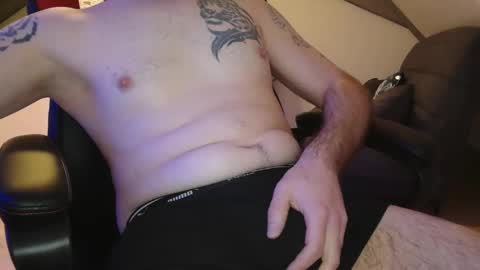 Tiger68290 online show from April 15, 10:43 pm