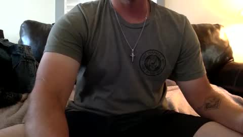 Snapshot of tnich28 chatting on September 23, 12:10 am tnich28 online show from September 23, 12:10 am