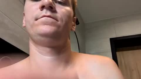 tobiasz950215 online show from June 12, 4:05 pm