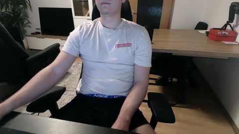 tobisk online show from December 15, 6:51 am