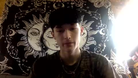 toewaffles online show from April 21, 5:30 pm