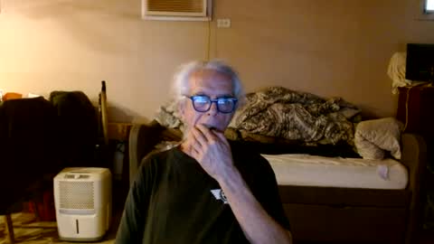 tom112292014 online show from July 3, 7:07 pm