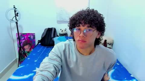 Tom Blue online show from March 29, 3:34 pm