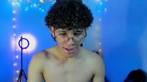 Tom Blue online show from April 5, 2:35 pm