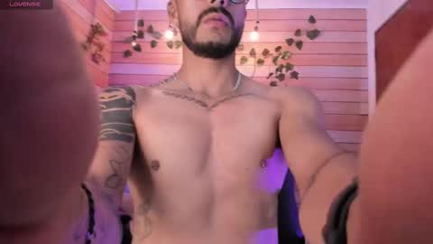 Snapshot of tom_cooper_1 chatting on February 22, 12:29 pm Master of pleasure online show from February 22, 12:29 pm