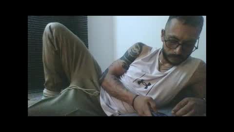 Snapshot of tom_cooper_1 chatting on February 25, 2:14 am Master of pleasure online show from February 25, 2:14 am
