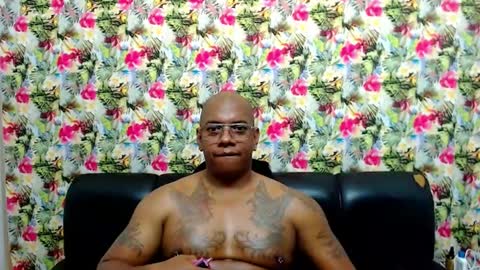 Snapshot of tom_miller chatting on January 22, 5:37 am Tom Miller online show from January 22, 5:37 am