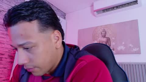 Tom muscle1 online show from March 14, 1:18 pm