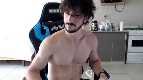 tom_show online show from December 18, 7:30 pm