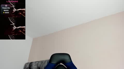 tom online show from October 31, 5:27 pm