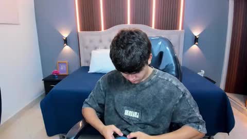 Tommy  online show from February 1, 3:16 am