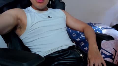 Twitter BreddTommy IG tommy bredd online show from January 10, 6:49 pm