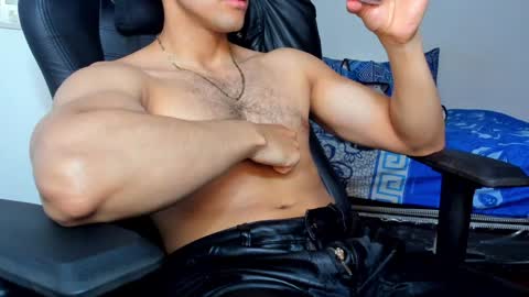 Twitter BreddTommy IG tommy bredd online show from February 5, 10:55 pm