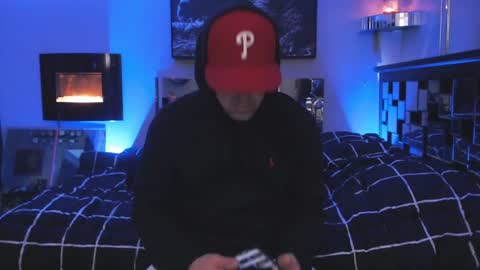 Snapshot of tommy_knuckles chatting on December 25, 12:47 pm Tommy online show from December 25, 12:47 pm