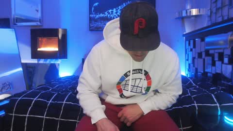 Snapshot of tommy_knuckles chatting on January 24, 1:24 am Tommy online show from January 24, 1:24 am