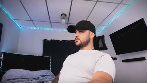 tommy_sccott online show from February 6, 11:23 pm