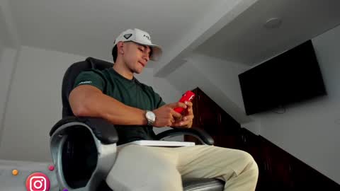 Snapshot of tommygarcia_ chatting on January 1, 4:07 am Instagram t garcia69 online show from January 1, 4:07 am