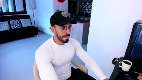 tony muscle1 online show from January 17, 10:27 pm