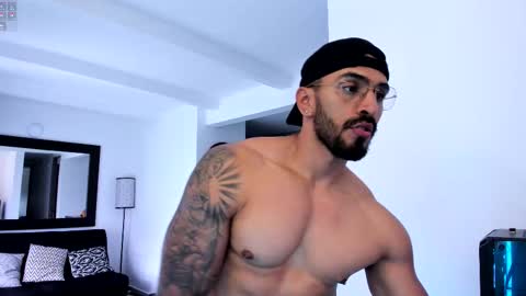 tony muscle1 online show from February 15, 9:39 pm