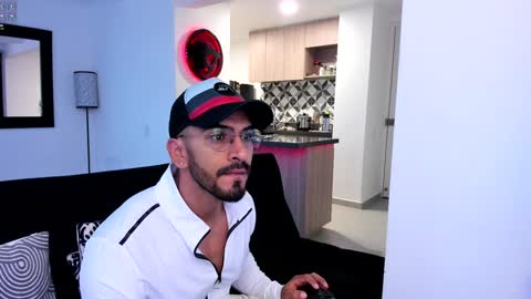 tony muscle1 online show from February 8, 11:44 am