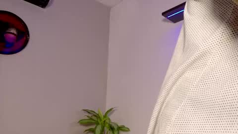 tony muscle1 online show from April 15, 9:26 pm