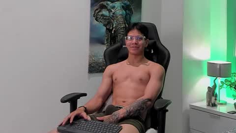 tony_petrov online show from January 11, 4:27 am