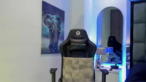 tony_petrov online show from February 4, 6:41 am