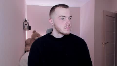 Snapshot of toohornyserj chatting on December 24, 10:28 pm toohornyserj online show from December 24, 10:28 pm