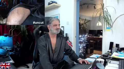 topalphaboss online show from November 4, 7:15 pm