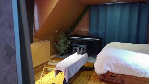 Paul online show from February 23, 2:00 pm