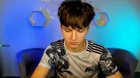 Travis online show from December 3, 8:04 pm