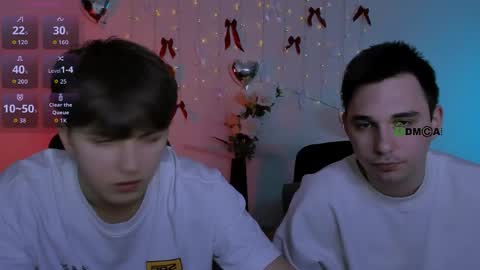 Travis online show from April 25, 12:41 pm